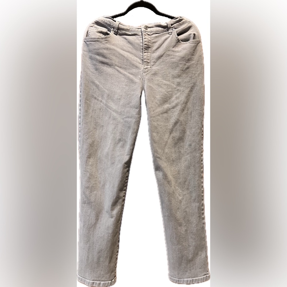 GLORIA VANDERBILT Straight-Leg jeans in light grey, size 16, NWOT